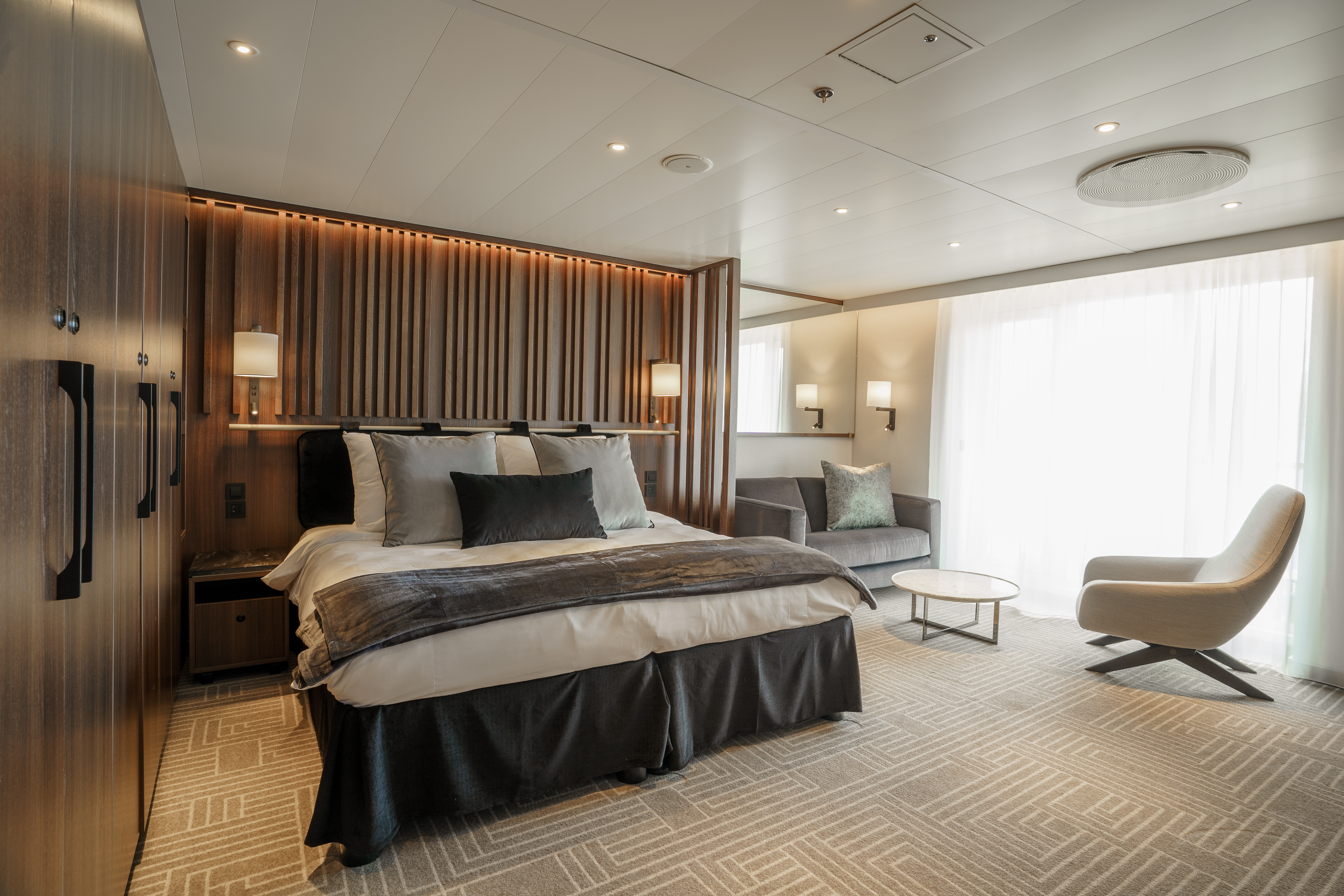 Deluxe Balcony Suite
